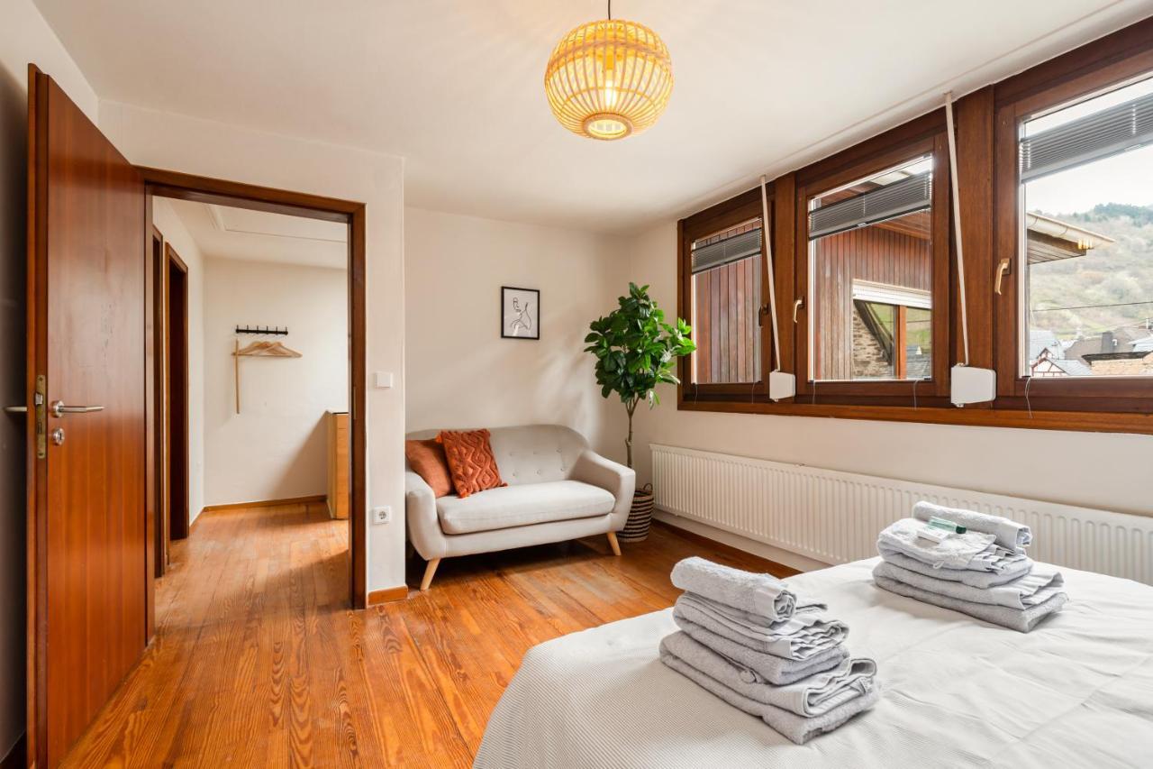 Appartement Haus Blaue Traube mit moselblick und privat terrasse à Ediger-Eller Extérieur photo